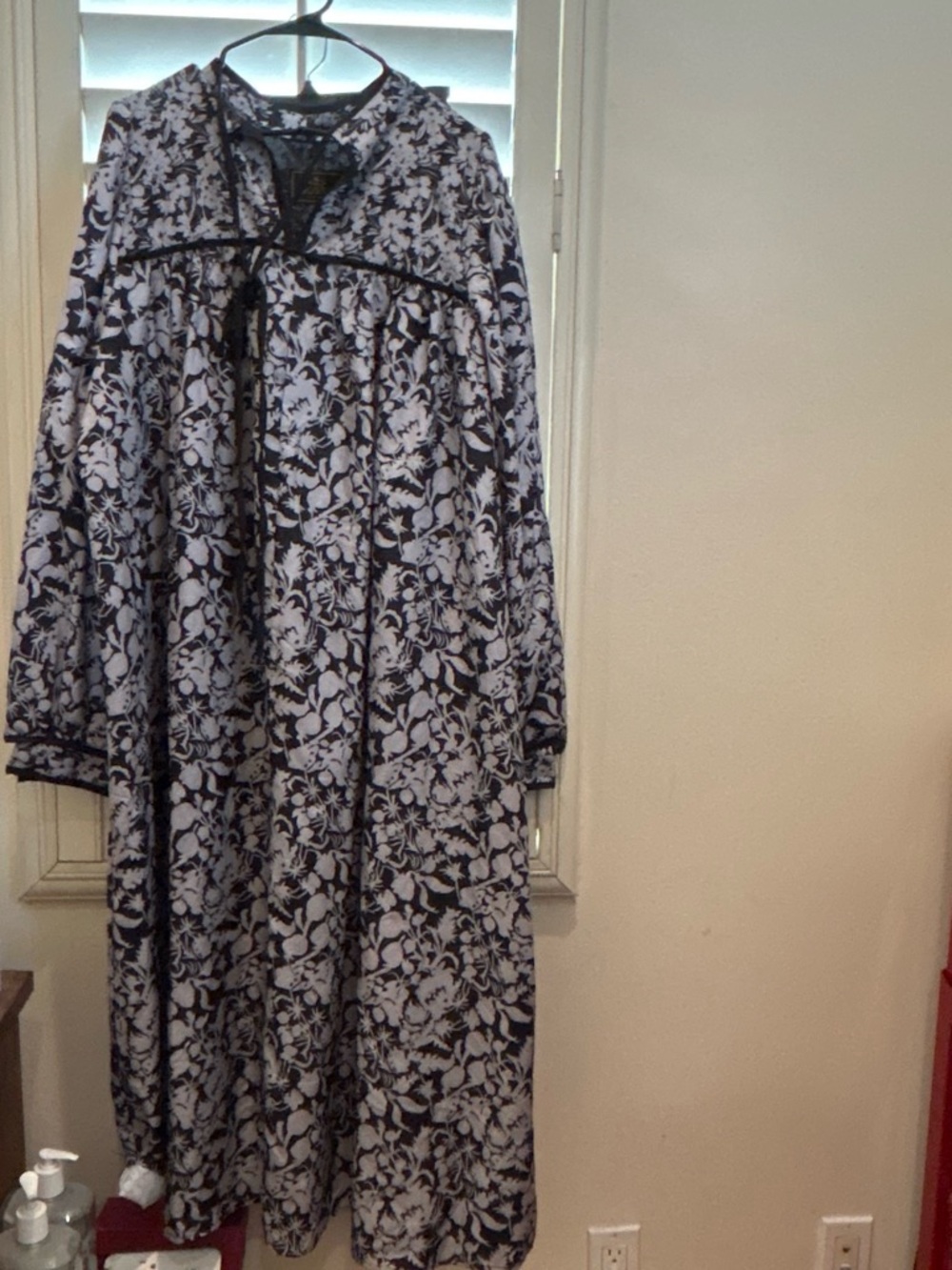 Gossip Black and White Floral Long Tie-Front Robe